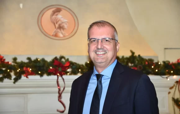 Δημήτρης Καινούργιος στο Mononews: Με όραμα και προτάσεις για το «Πανεπιστήμιο όλων μας»