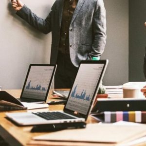 business-e1655982488785-910x521 Η διαχείριση κινδύνων σε ιδιωτικό και δημόσιο τομέα: Διαφορετική αφετηρία, κοινός στόχος